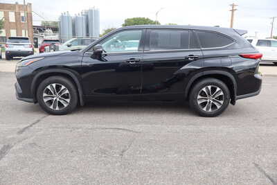 2022 Toyota Highlander, $23995. Photo 8