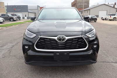 2022 Toyota Highlander, $23995. Photo 12