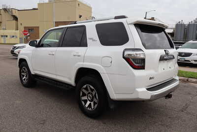 2017 Toyota 4Runner, $26500. Photo 4