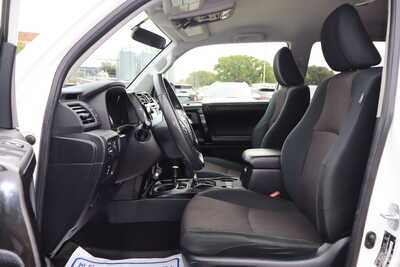 2017 Toyota 4Runner, $26500. Photo 5