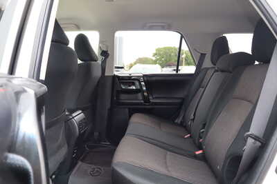 2017 Toyota 4Runner, $26500. Photo 6