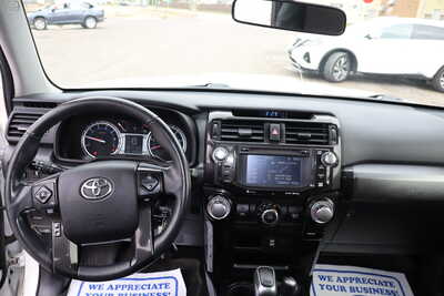 2017 Toyota 4Runner, $26500. Photo 7