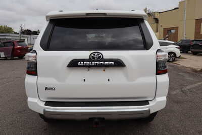 2017 Toyota 4Runner, $26500. Photo 10