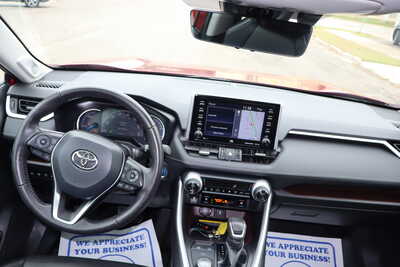 2021 Toyota RAV4, $27995. Photo 7