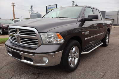2016 RAM 1500 Crew Cab, $18500. Photo 1
