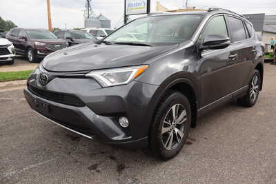 2018 Toyota RAV4, $18995. Photo 1