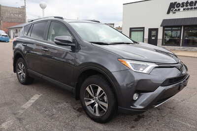 2018 Toyota RAV4, $18995. Photo 2