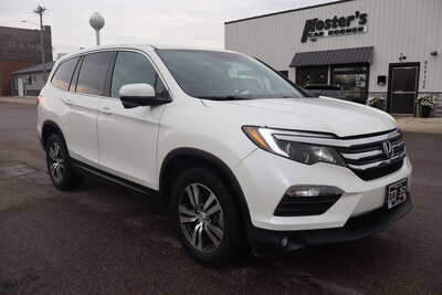 2017 Honda Pilot, $12500. Photo 2