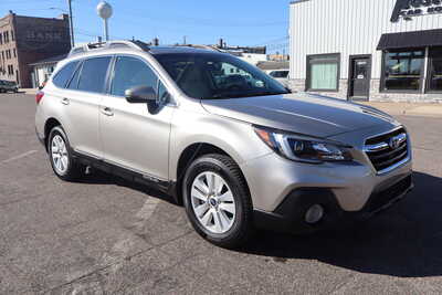 2018 Subaru Outback, $14995. Photo 2