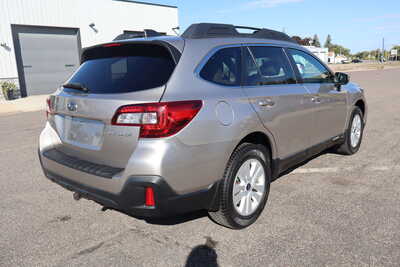 2018 Subaru Outback, $14995. Photo 3