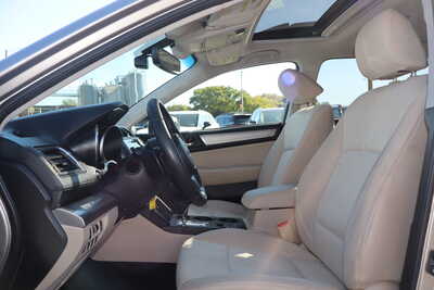 2018 Subaru Outback, $14995. Photo 5