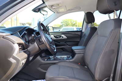 2020 Chevrolet Traverse, $16500. Photo 5