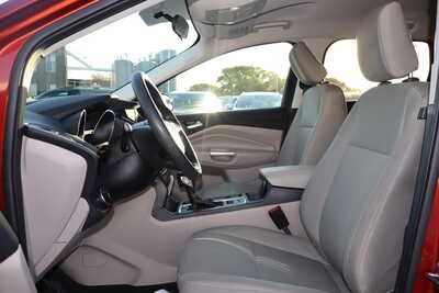 2019 Ford Escape, $10995. Photo 5
