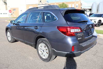 2017 Subaru Outback, $11995. Photo 4