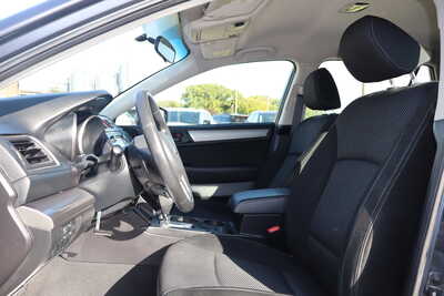 2017 Subaru Outback, $11995. Photo 5