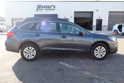 2017 Subaru Outback, $11995. Photo 9
