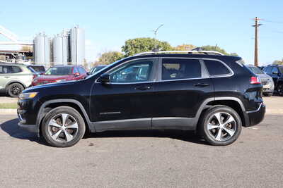 2019 Jeep Cherokee, $13500. Photo 9