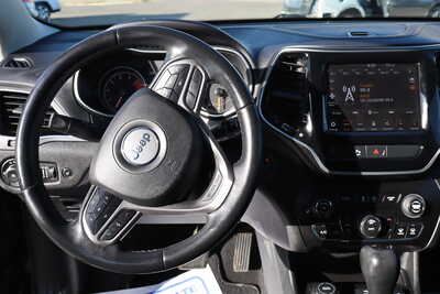2019 Jeep Cherokee, $13500. Photo 12