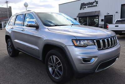 2019 Jeep Cherokee, $15995. Photo 2