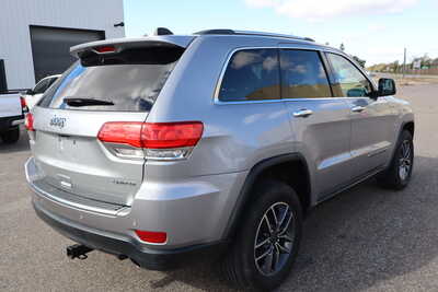 2019 Jeep Cherokee, $15995. Photo 3