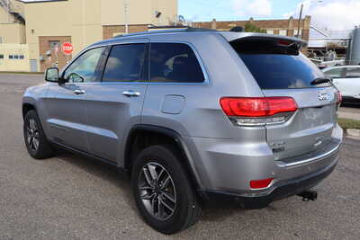 2019 Jeep Cherokee, $15995. Photo 4