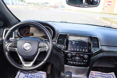 2019 Jeep Cherokee, $15995. Photo 7