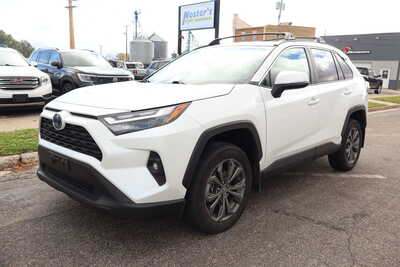 2024 Toyota RAV4, $31995. Photo 1