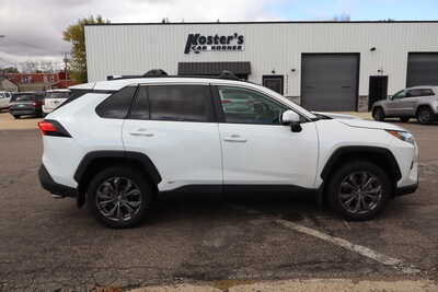 2024 Toyota RAV4, $31995. Photo 8