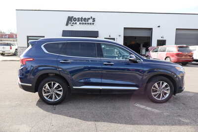 2019 Hyundai Santa Fe, $17995. Photo 9