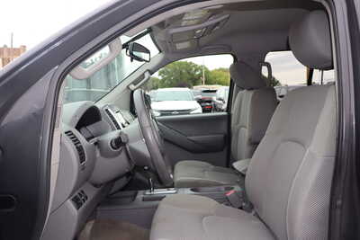2014 Nissan Frontier, $12900. Photo 5