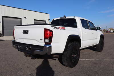 2018 Toyota Tacoma, $24900. Photo 3