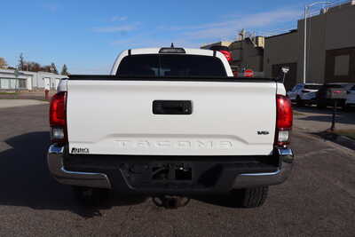 2018 Toyota Tacoma, $24900. Photo 7