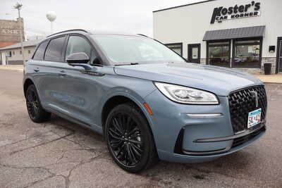 2023 Lincoln Corsair, $23995. Photo 2
