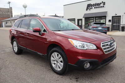 2017 Subaru Outback, $12995. Photo 2
