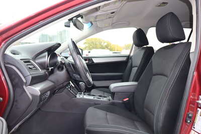 2017 Subaru Outback, $12995. Photo 5