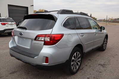 2017 Subaru Outback, $13995. Photo 3