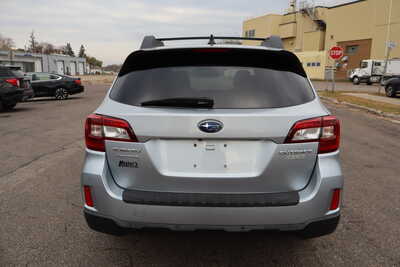 2017 Subaru Outback, $13995. Photo 10