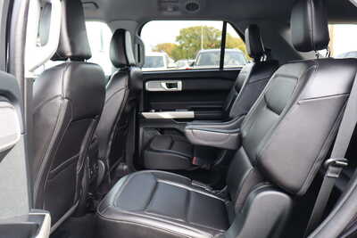 2023 Ford Explorer, $23995. Photo 11