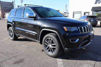 2018 Jeep Grand Cherokee, $15995. Photo 2