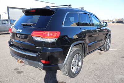 2018 Jeep Grand Cherokee, $15995. Photo 3