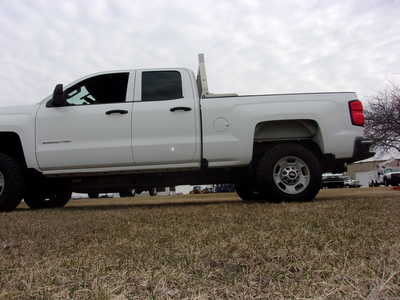 2016 Chevrolet 2500 Crew Cab, $24900. Photo 2