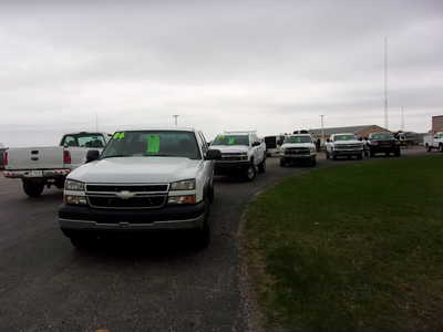 2006 Chevrolet 2500 Crew Cab, $19900. Photo 2