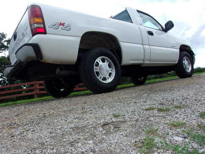 2001 Chevrolet 1500 Reg Cab, $13900. Photo 2
