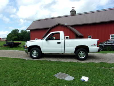 2001 Chevrolet 1500 Reg Cab, $13900. Photo 4