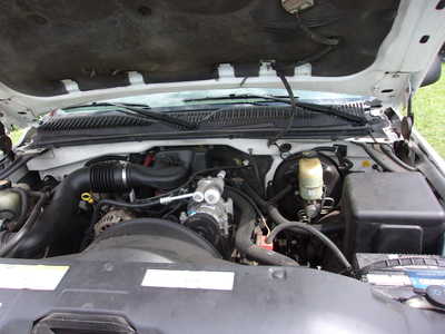 2001 Chevrolet 1500 Reg Cab, $13900. Photo 8