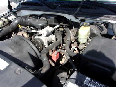 2001 Chevrolet 1500 Reg Cab, $13900. Photo 11