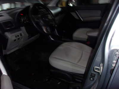 2018 Subaru Forester, $16000. Photo 9