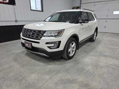 2016 Ford Explorer, $14500. Photo 2
