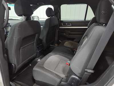 2016 Ford Explorer, $14500. Photo 9