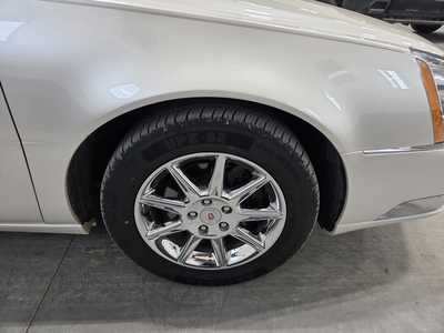 2011 Cadillac DTS, $14900. Photo 5